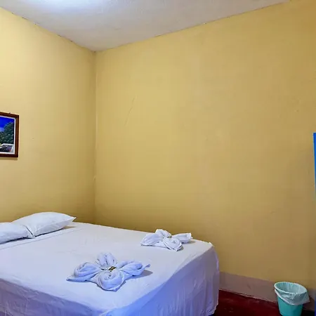 Hostal Los Girasoles By Hostal Inn Flores Exterior photo