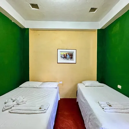Hostal Los Girasoles By Hostal Inn Flores Exterior photo