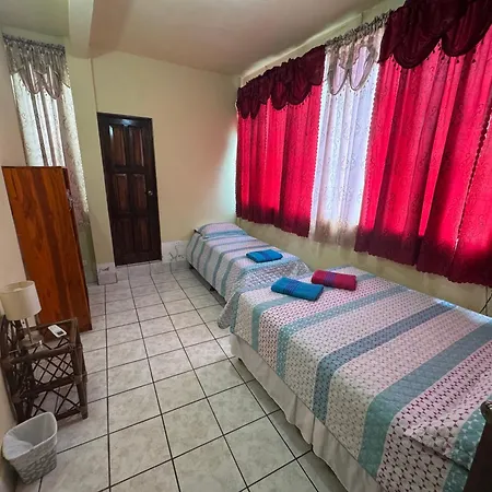 Hostal Los Girasoles By Hostal Inn Flores Exterior photo
