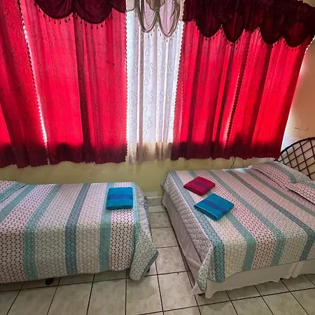 Hostal Los Girasoles By Hostal Inn Flores Exterior photo